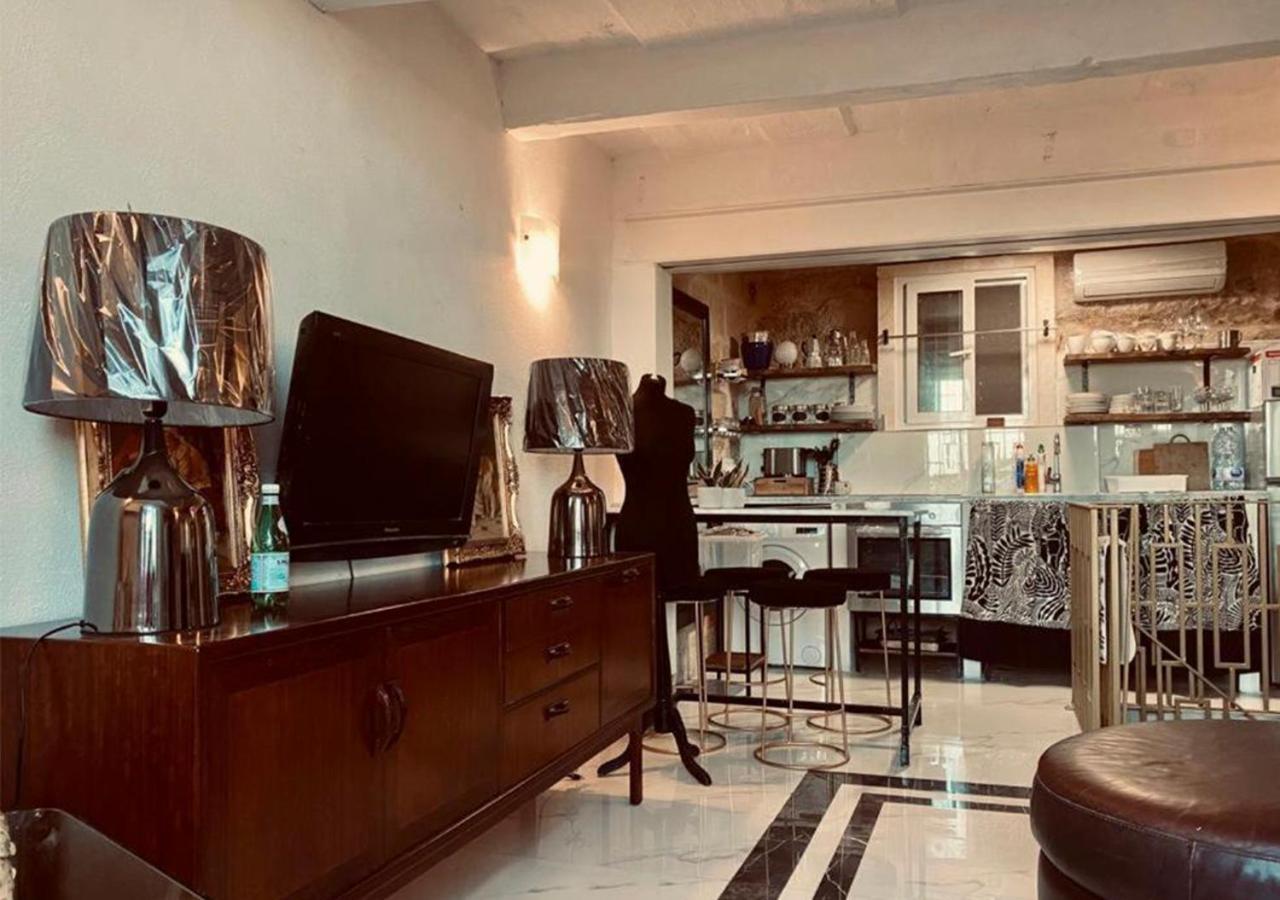 Charming Townhouse Prime Area Valletta Apartment Exterior photo