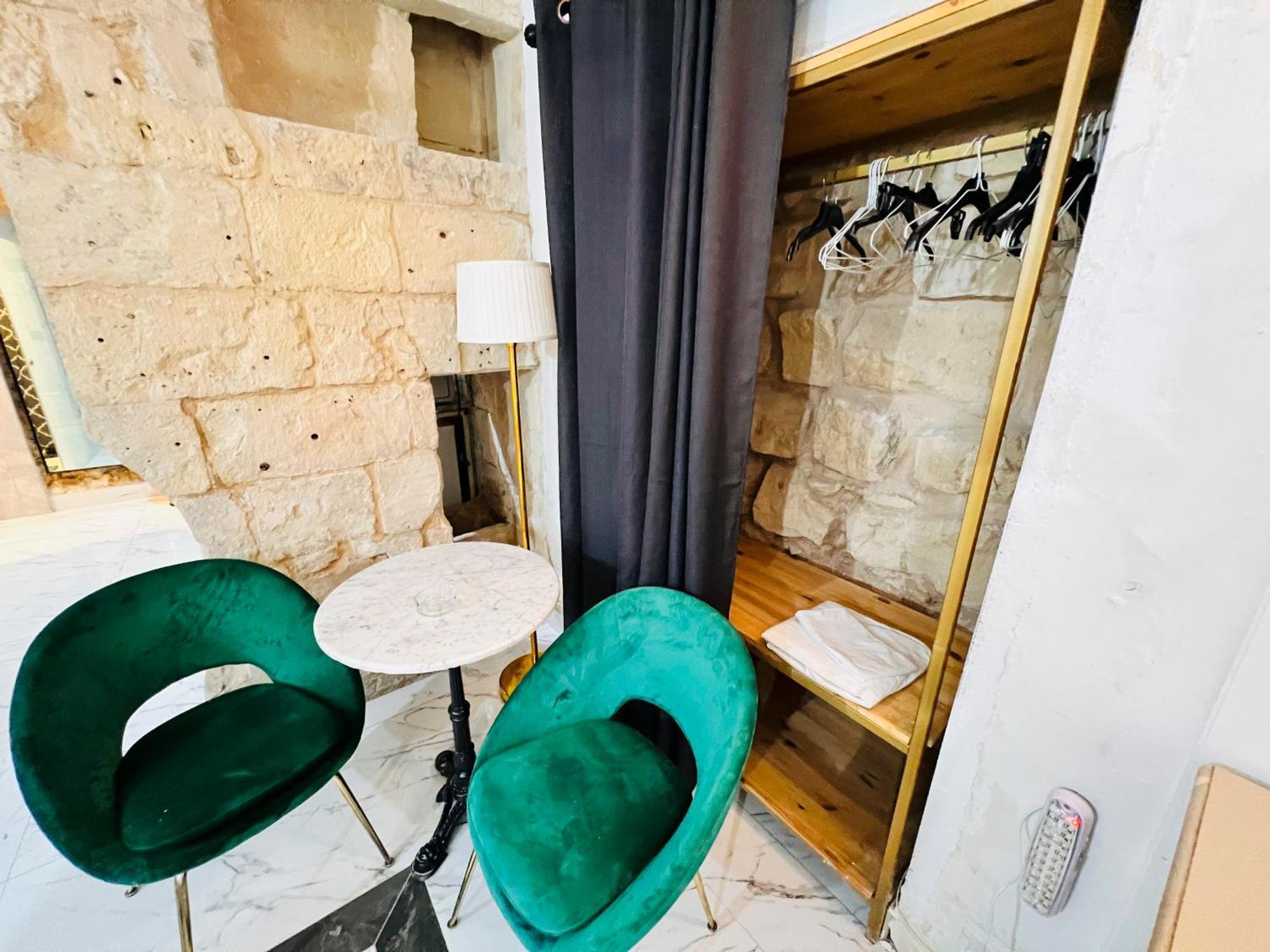 Charming Townhouse Prime Area Valletta Apartment Exterior photo