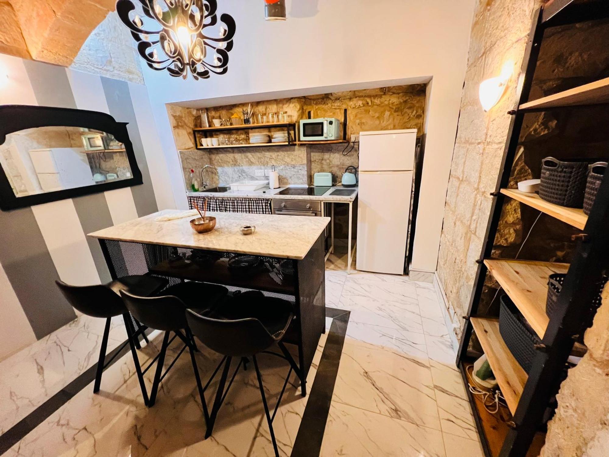 Charming Townhouse Prime Area Valletta Apartment Exterior photo