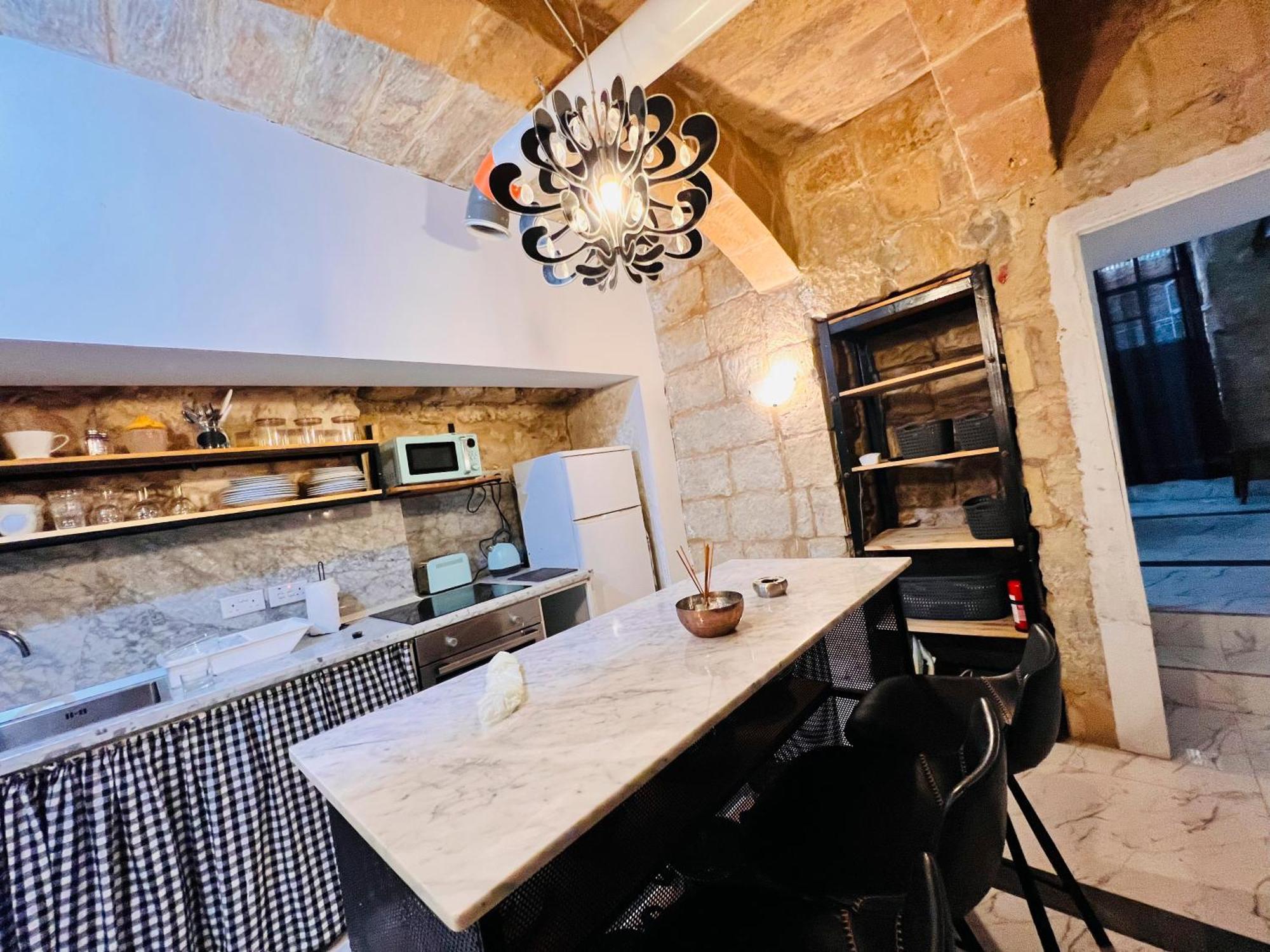 Charming Townhouse Prime Area Valletta Apartment Exterior photo